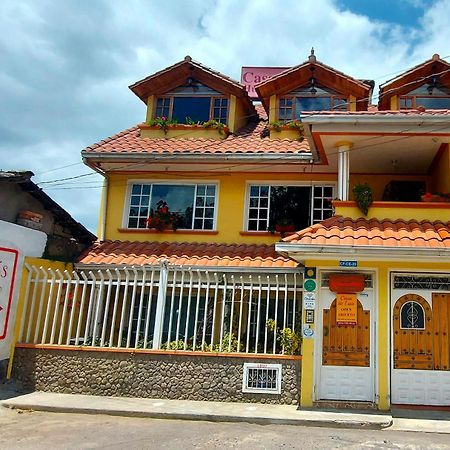 Casa De Luis Bed & Breakfast Отавало Екстериор снимка