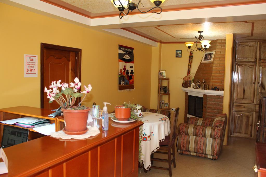 Casa De Luis Bed & Breakfast Отавало Екстериор снимка