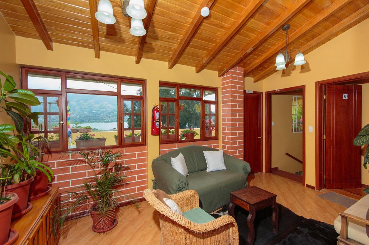 Casa De Luis Bed & Breakfast Отавало Екстериор снимка