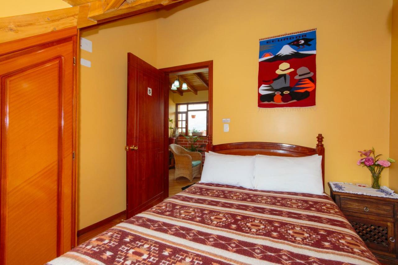 Casa De Luis Bed & Breakfast Отавало Екстериор снимка
